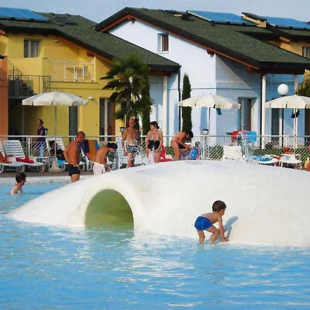 Lejlighed Club Village & Spiaggia Romea, *